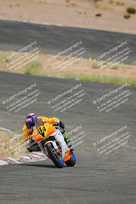 media/Jun-04-2022-WERA (Sat) [[b852bbbd55]]/Race 8 Superbike Expert Novice V7 HW/